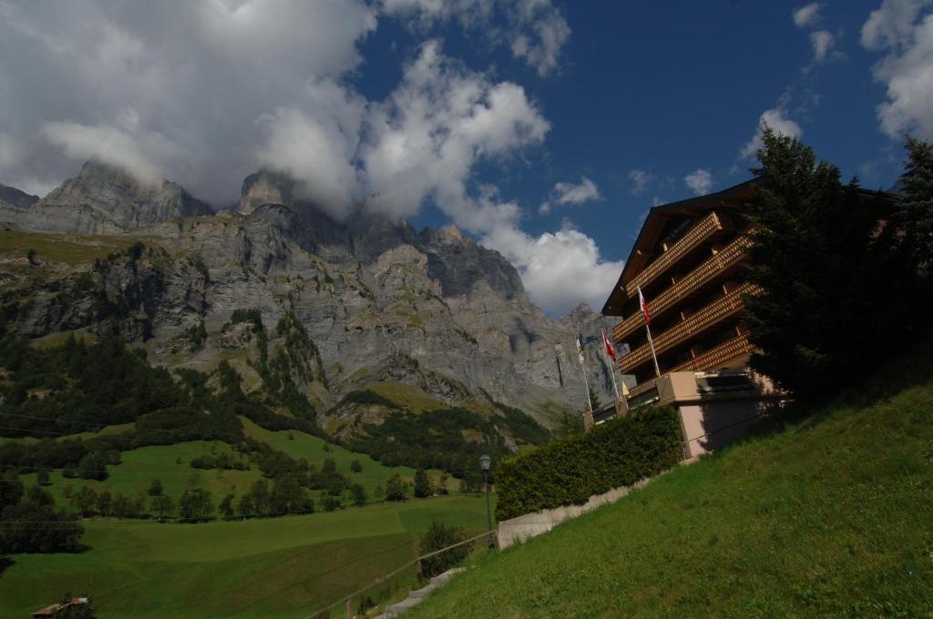 Hotel Viktoria-Leukerbad-Therme Exterior photo