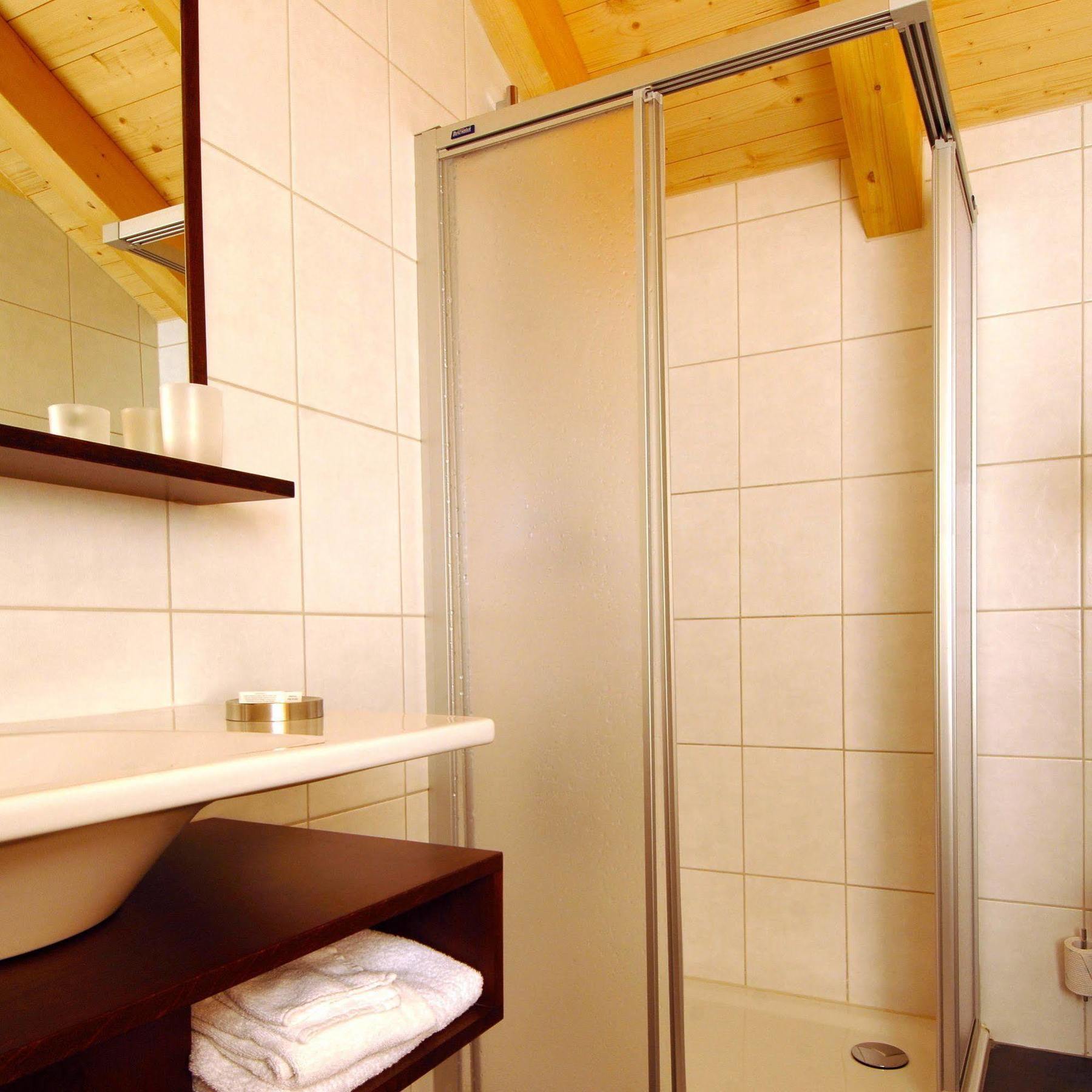 Hotel Viktoria-Leukerbad-Therme Exterior photo